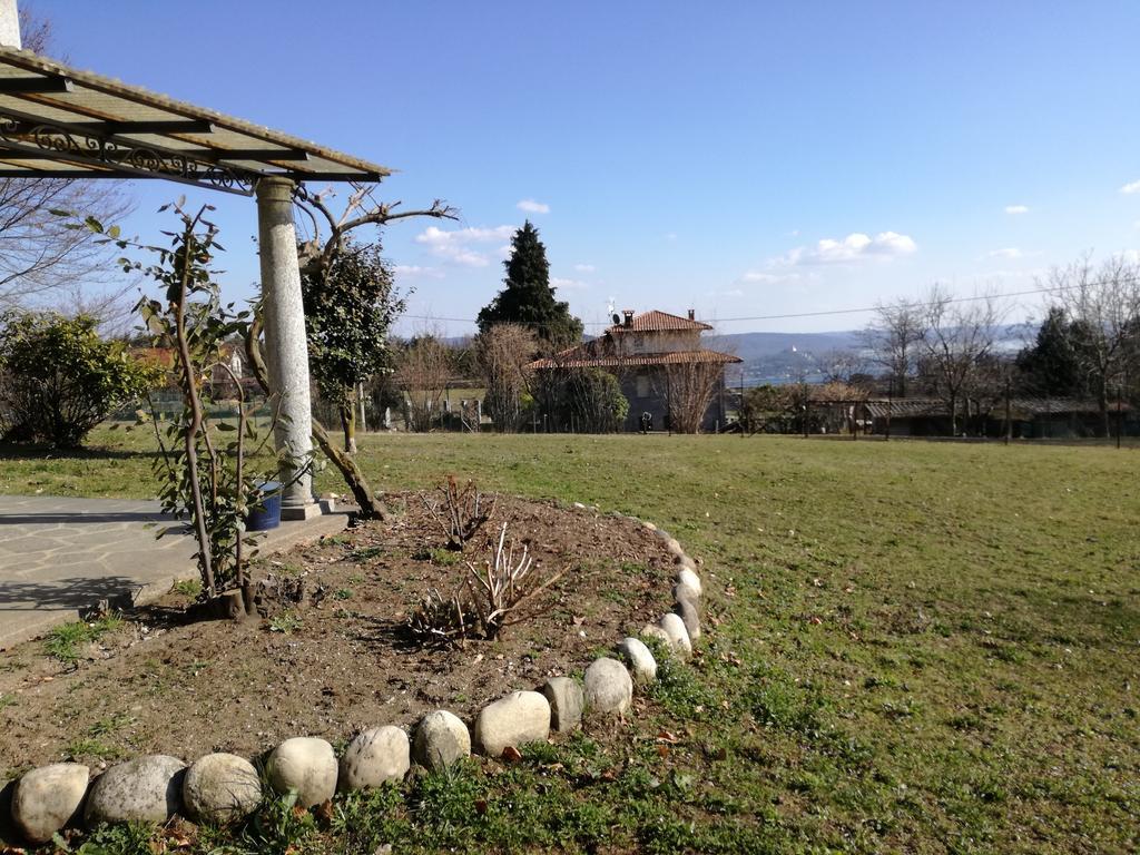 Вилла Casale Cadeloro Nebbiuno Экстерьер фото