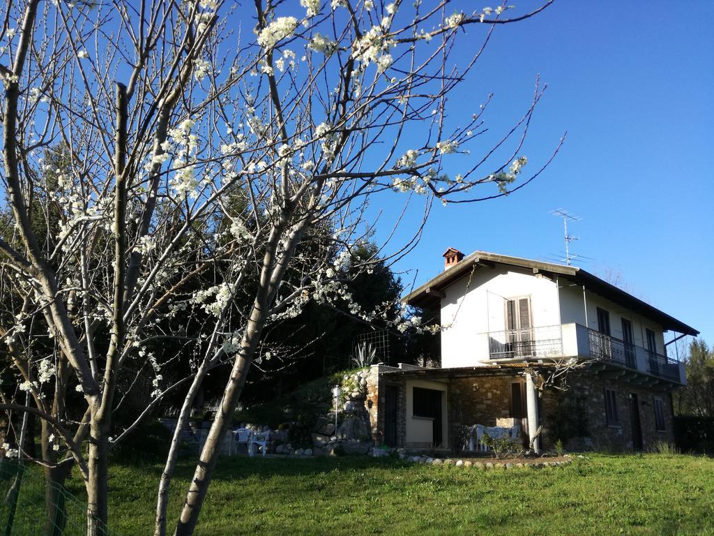 Вилла Casale Cadeloro Nebbiuno Экстерьер фото